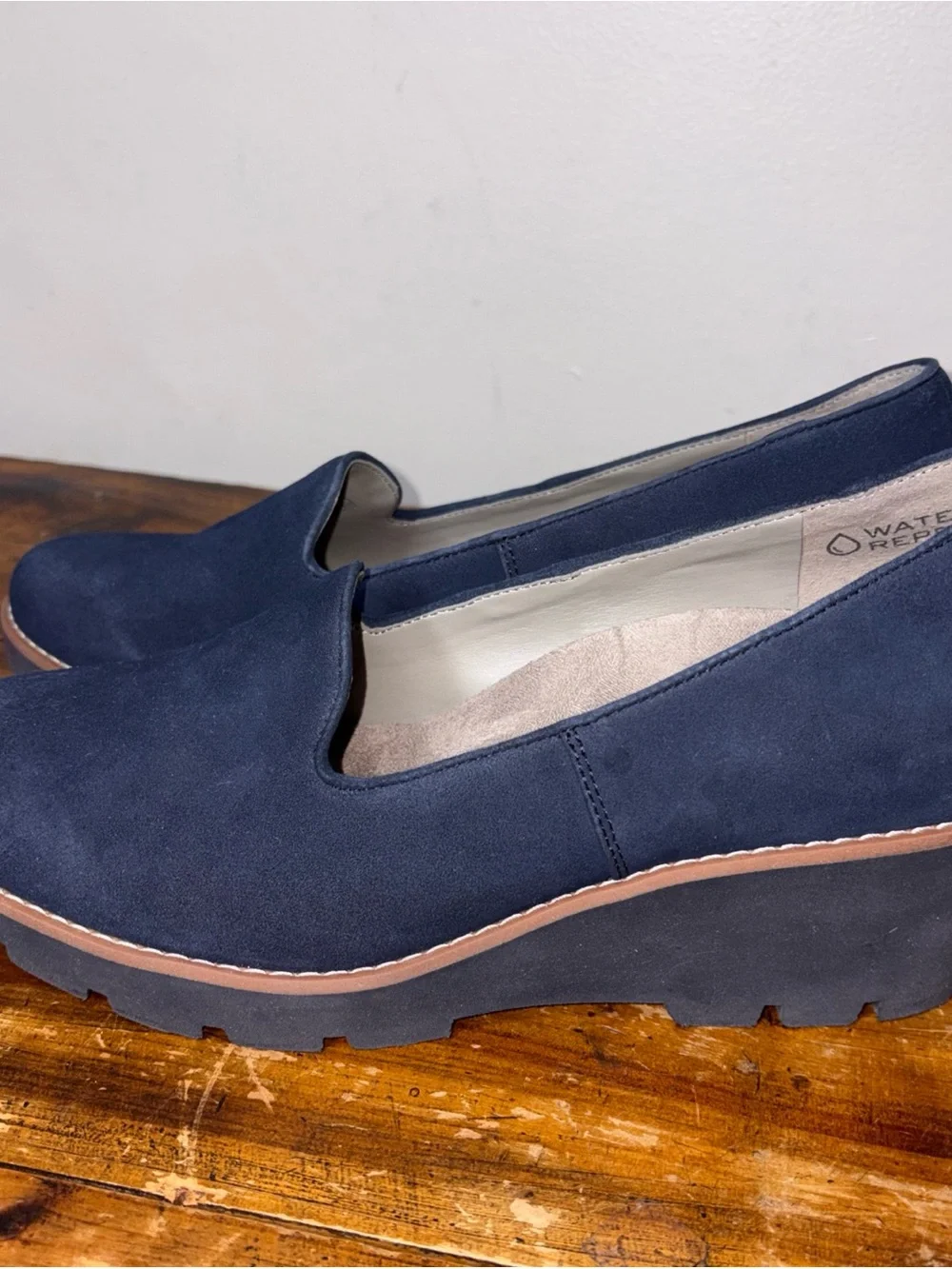 Vionic Women 10 Willa Wedge pump heel shoe Navy blue Suede Waterproof